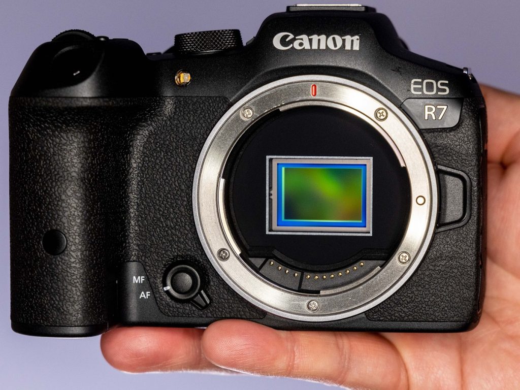 Canon Eos R7